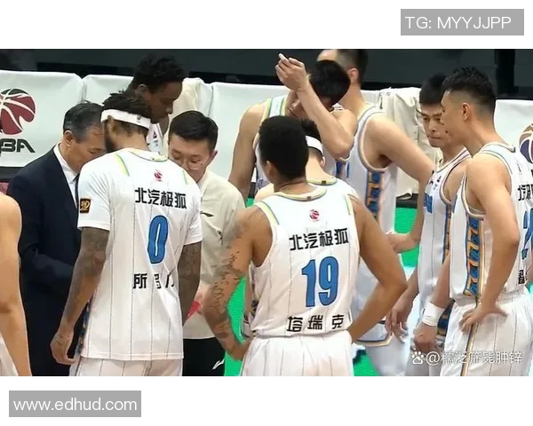 北京首钢与浙江广厦控股激战正酣谁将赢得这场篮球巅峰对决