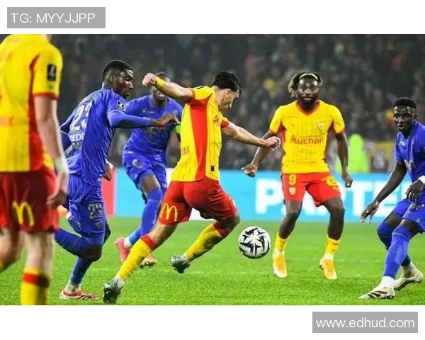 朗斯主场迎战斯特拉斯堡争夺三分双方期待精彩对决