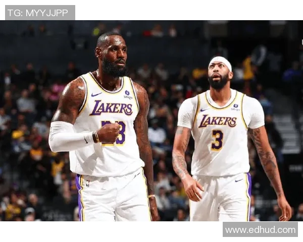 秋田北部喜悦与黄队的激烈对决展现足球魅力与团队精神 秋田北部喜悦与黄队的激烈对决展现足球魅力与团队精神