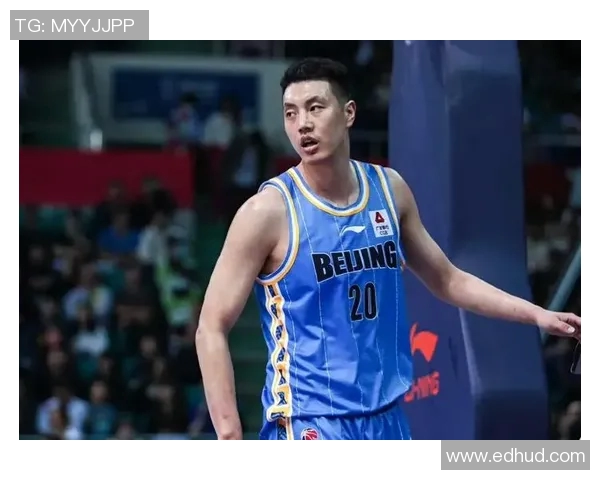 翟晓川的篮球之路：从青涩少年到赛场明星的成长故事