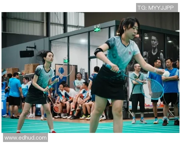 重庆羽毛球队团队协作引发热议球员间配合与信任的争论分析 重庆羽毛球队团队协作引发热议球员间配合与信任的争论分析