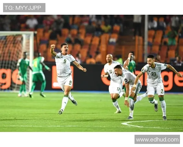 阿尔及利亚与几内亚激战在即球迷期待精彩对决与精彩表现 阿尔及利亚与几内亚激战在即球迷期待精彩对决与精彩表现