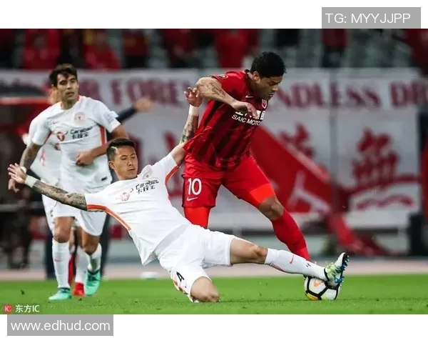 中国足球迎战吉尔吉斯斯坦全力争胜展现实力与团结精神